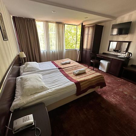 Hotel Beka Palace Тбилиси Екстериор снимка