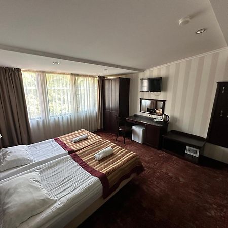 Hotel Beka Palace Тбилиси Екстериор снимка