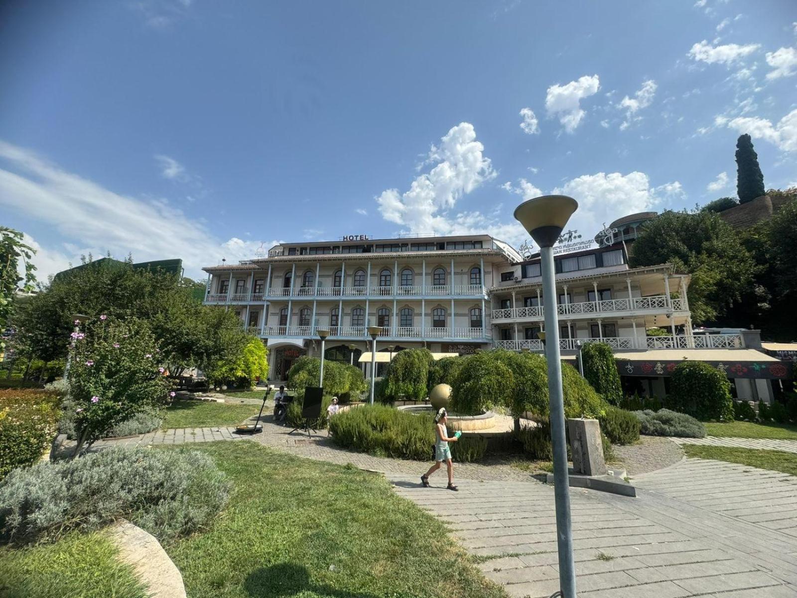 Hotel Beka Palace Тбилиси Екстериор снимка