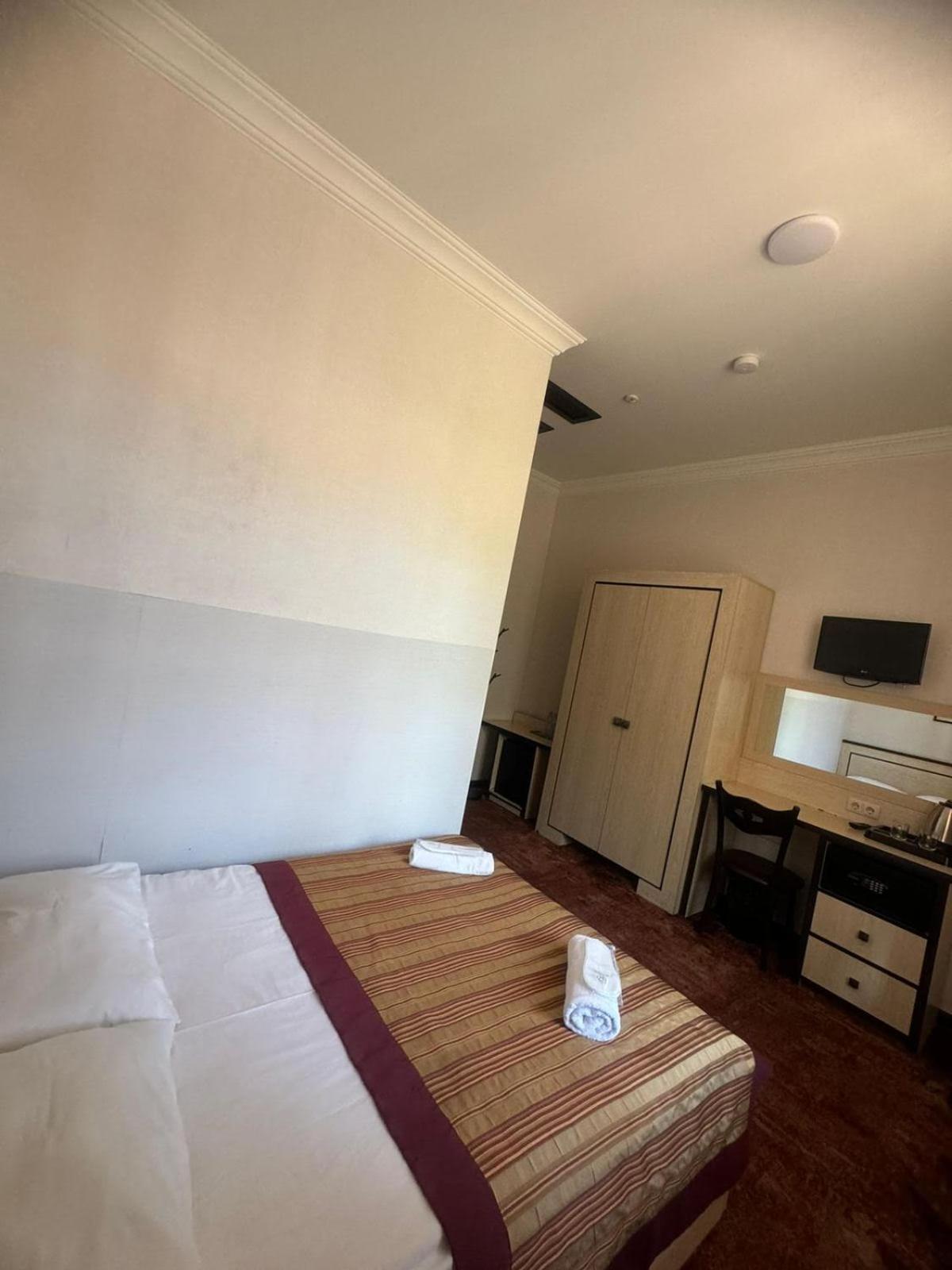 Hotel Beka Palace Тбилиси Екстериор снимка
