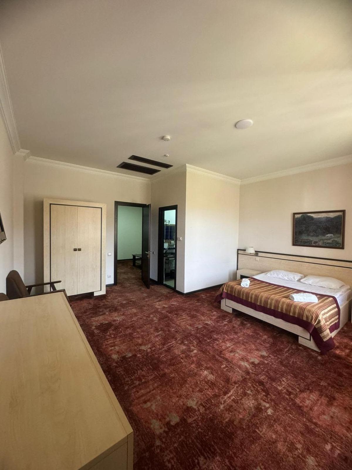 Hotel Beka Palace Тбилиси Екстериор снимка
