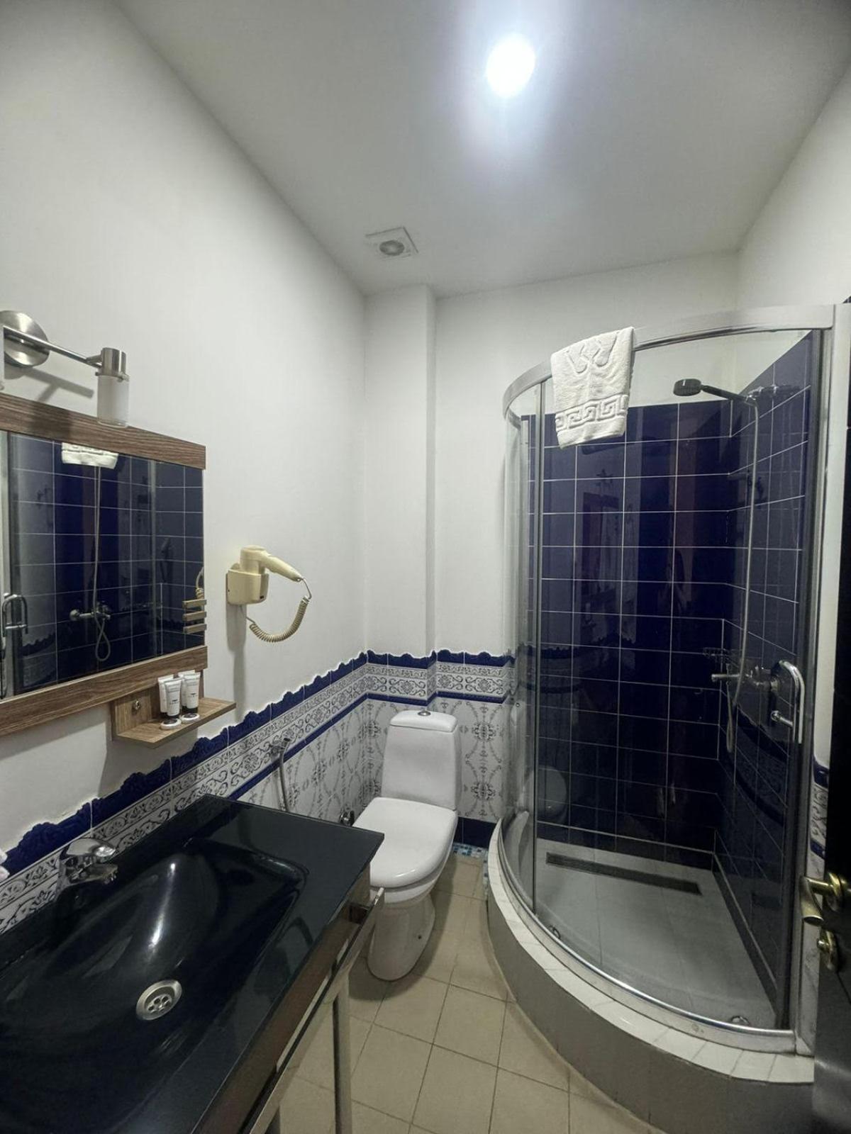 Hotel Beka Palace Тбилиси Екстериор снимка