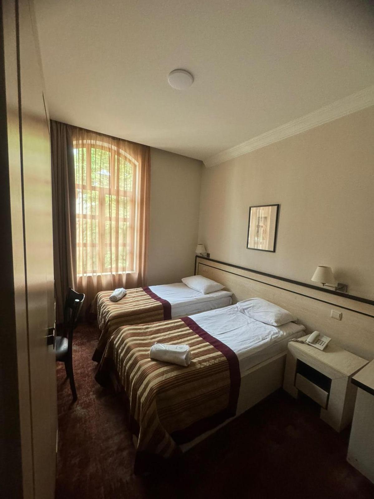 Hotel Beka Palace Тбилиси Екстериор снимка