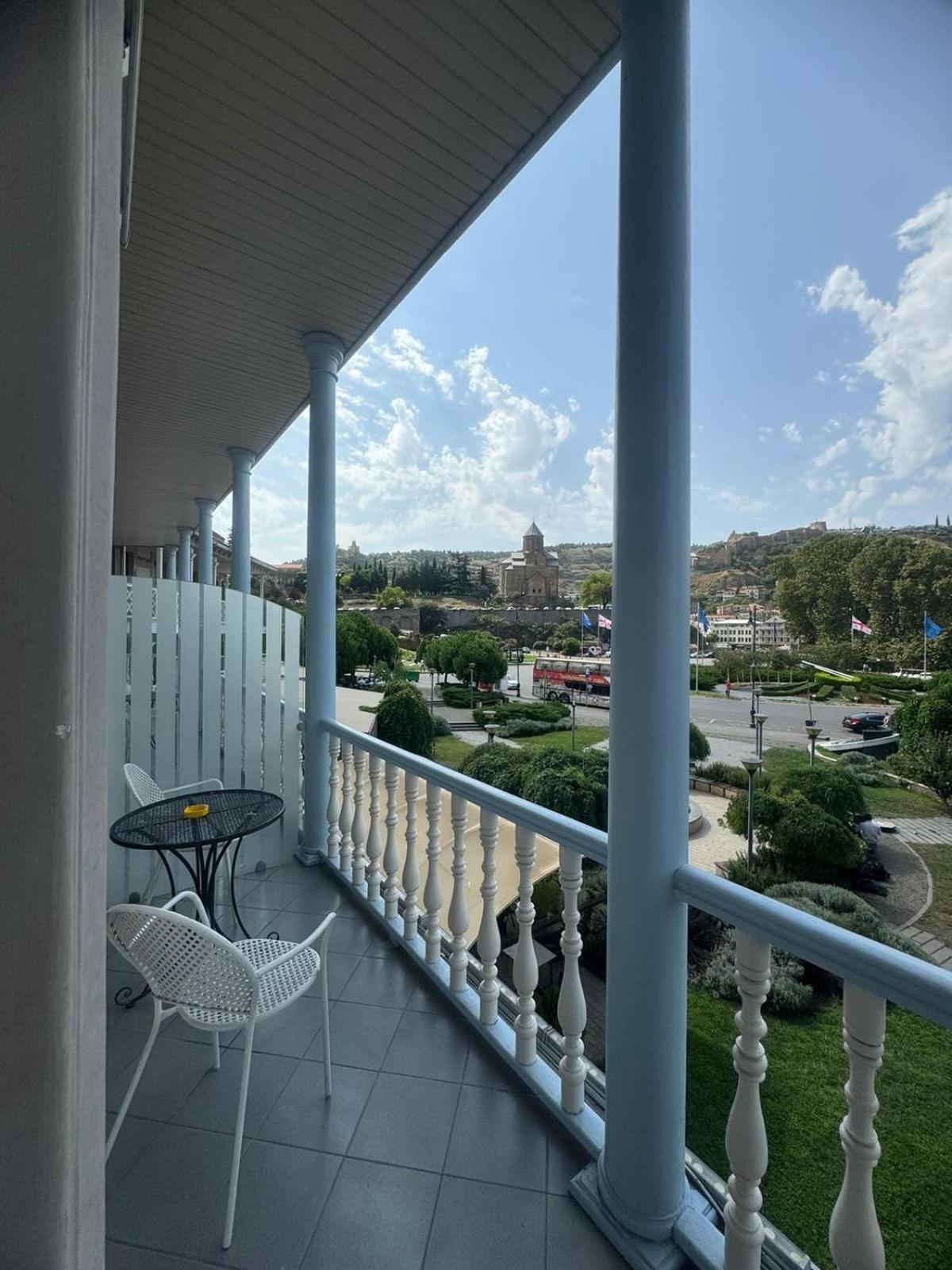 Hotel Beka Palace Тбилиси Екстериор снимка