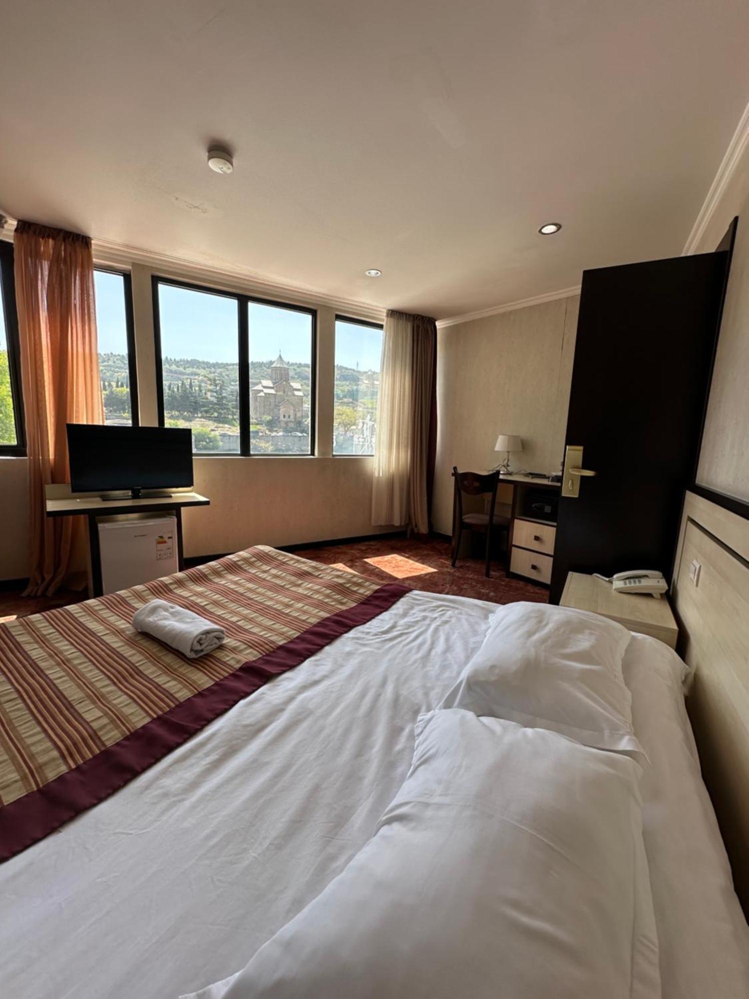 Hotel Beka Palace Тбилиси Екстериор снимка