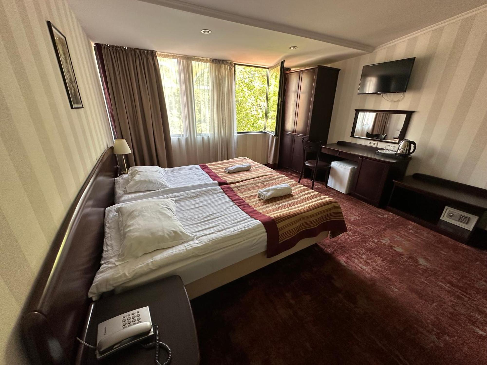 Hotel Beka Palace Тбилиси Екстериор снимка