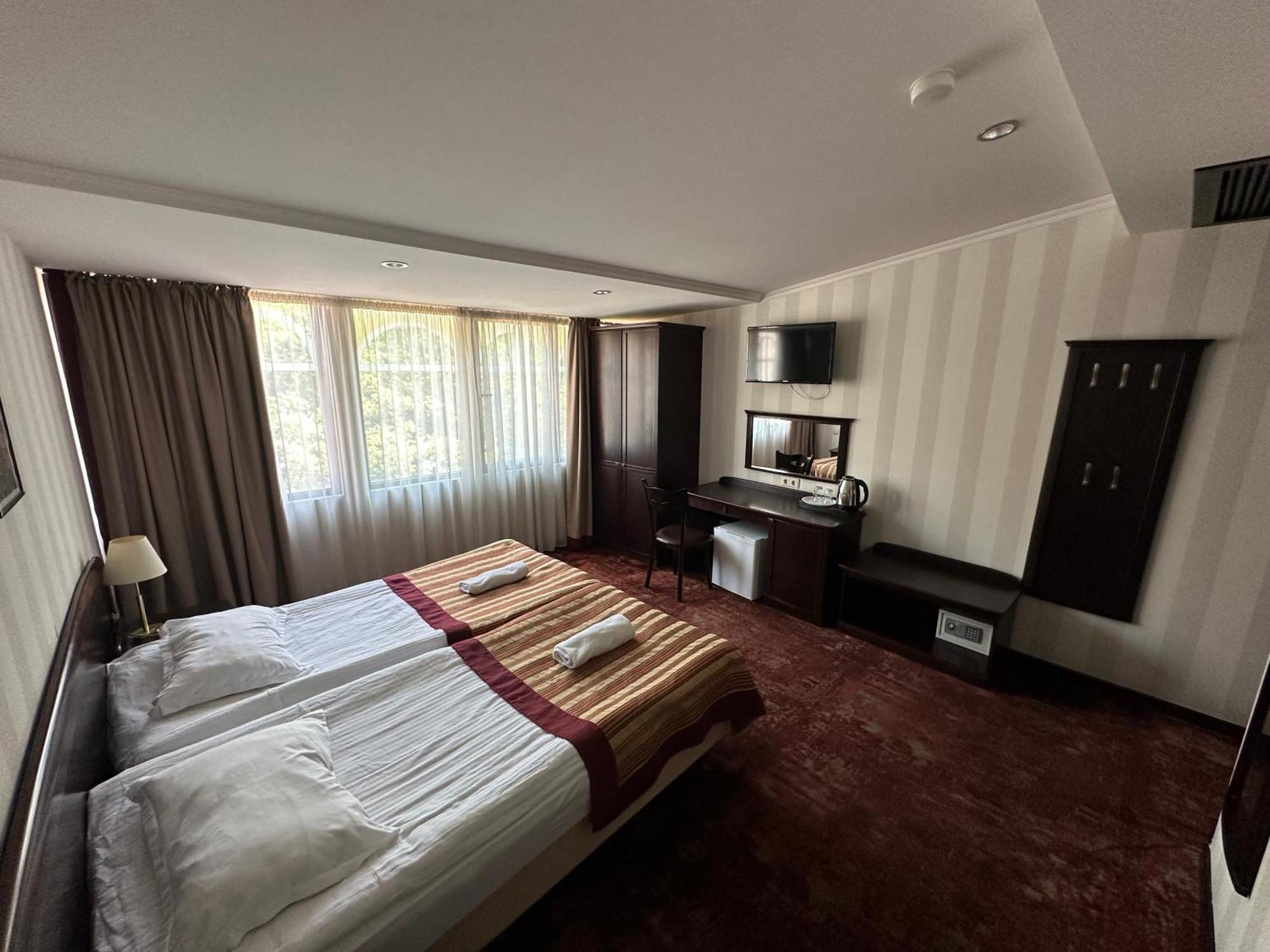 Hotel Beka Palace Тбилиси Екстериор снимка