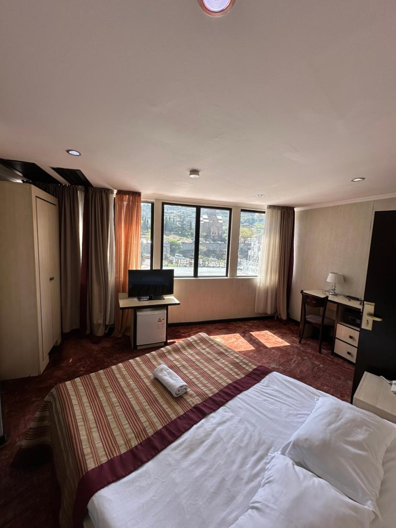 Hotel Beka Palace Тбилиси Екстериор снимка